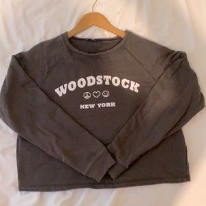 Brown Woodstock cropped crew neck sweater size junior/ women’s medium